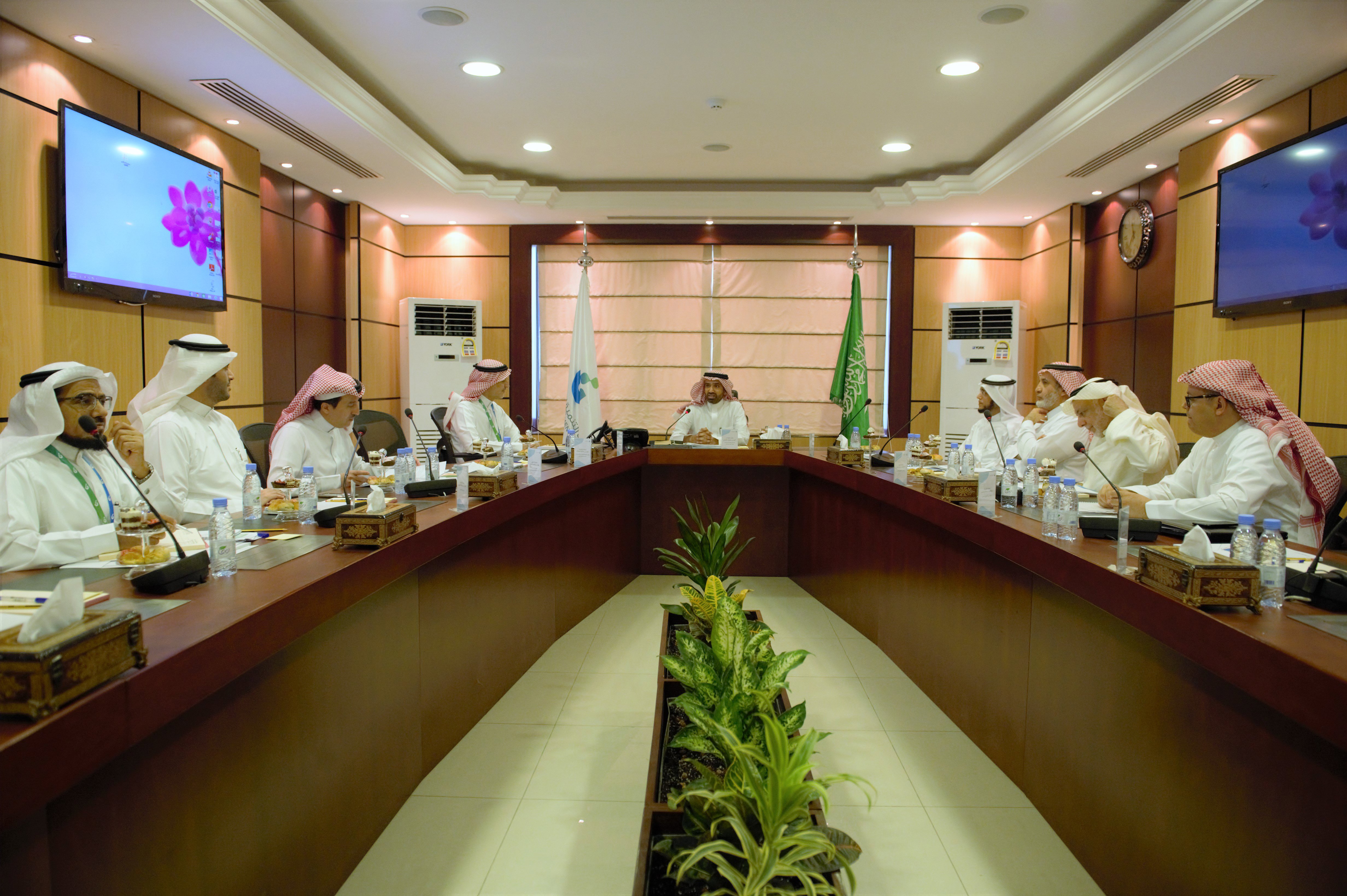 The Board of Directors of the Bank reviews the Bank ' s activity in settlement projects and objectives under the National Transformation Programme