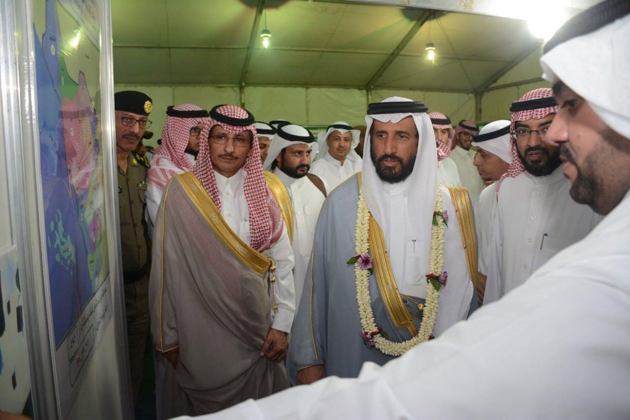 Hold a number of training courses. The Bank branch in Jazzan concludes its participation in the first family reunion in Abu province